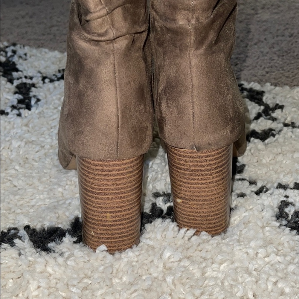 Open toed Booties - Picture 3 of 3